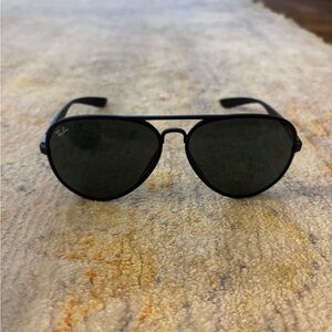 Ray-Ban Dark Frame Aviator Sunglasses